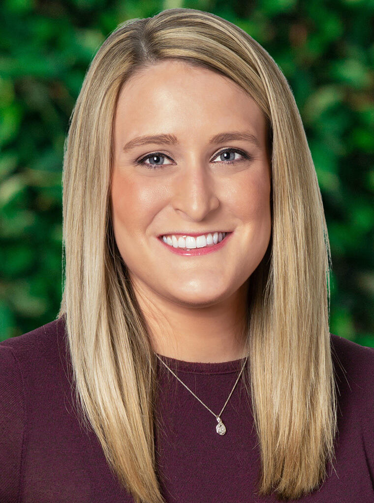 Cox Danielle WEBSITE Standing