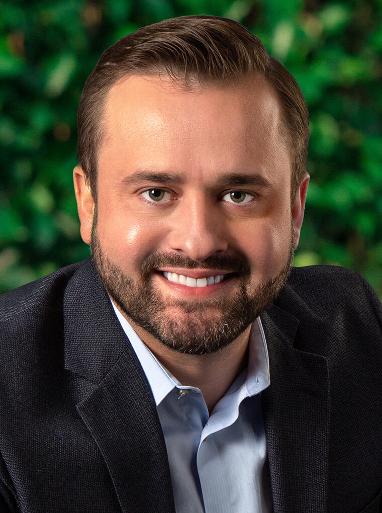 Paul Kolomeyer Standing Website